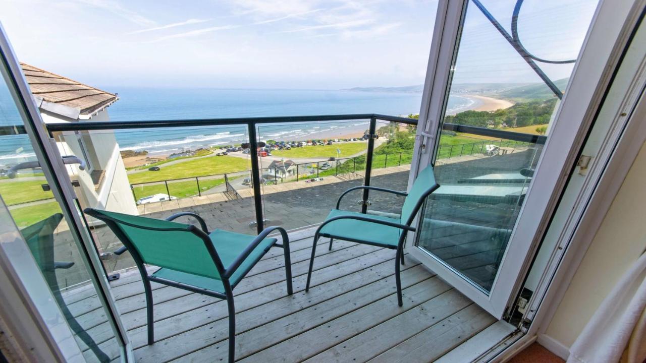 Clifton Court Apt 23 With Seaviews & Heated Pool Apartment Croyde Exterior photo