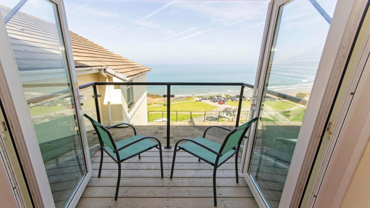 Clifton Court Apt 23 With Seaviews & Heated Pool Apartment Croyde Exterior photo